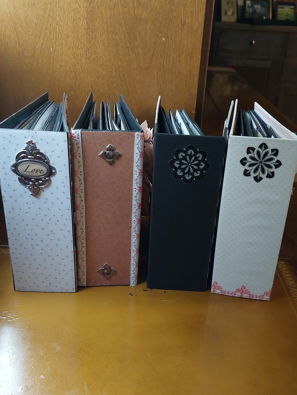 Scrapbook Photo Albums - Picture 6 of 11